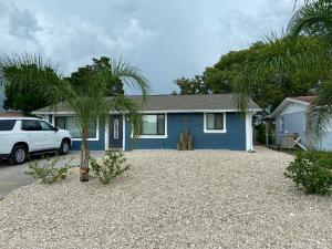 Gorgeous Seaside Seashell Cottage!