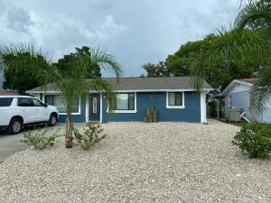 Gorgeous Seaside Seashell Cottage! - Bayonet Point