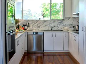 Barefoot 7 Fabulous Fingal Bay