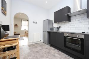 Stunning 2 Bed Apt Nr The Royal Mile & The Castle