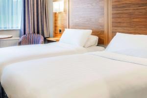 Superior Twin Room room in Clarion Cedar Court Huddersfield Hotel