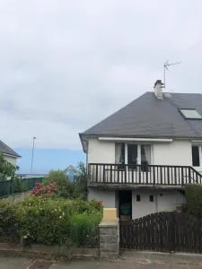 Grande maison vue sur mer - Équeurdreville