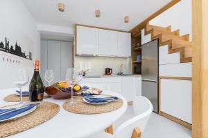 Modern Studios Stachowicza Cracow by Renters