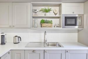 Host & Stay - Spring Cottage