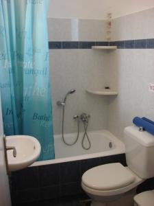Studio (2 Adults) room in Joseph Apartments