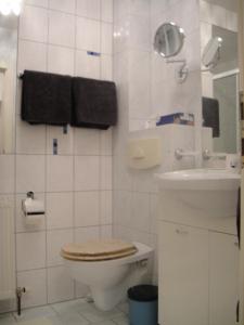 A Hotel Com Haus Lisi Apartment Oberlienz Austria Price