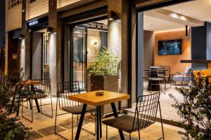 Bob W Athens Akadimia