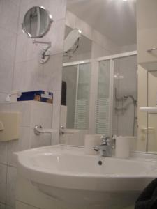 A Hotel Com Haus Lisi Apartment Oberlienz Austria Price