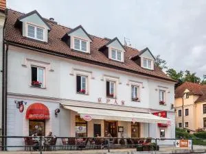 Apartment Jinghu - 伏尔塔瓦河畔赫卢博卡