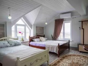 Conacul Mierii - Teleneşti