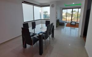 Espectacular departamento de tres habitaciones en Edificación Amaralto