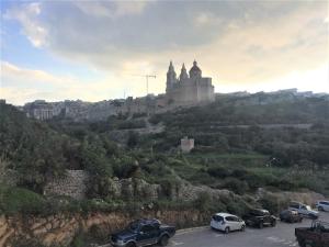 Mellieha Luxury Penthouse with sea & country views - 3hvězdičkové hotely ve městě Mellieħa