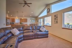 Coulee City Home with Mtn Views - Steps to Blue Lake