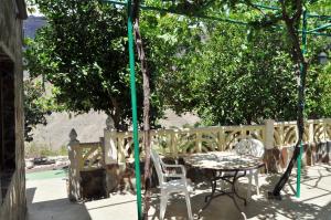 Two-Bedroom Apartment with Terrace room in Finca Tomás y Puri
