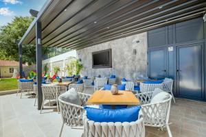 Dekaderon Lux Apartments