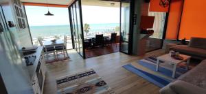 Luxury Beach Apartment in Qerret