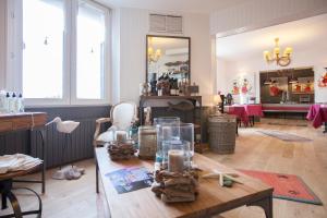 Hotels Hotel Logis Beausejour : photos des chambres