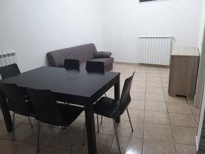 Accanto allautostrada al centro tra Roma e Napoli