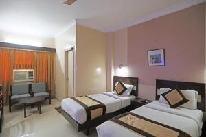 Hotel The Tourist - 1 min from New Delhi Railway Station