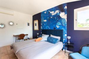 B&B / Chambres d'hotes Le Domaine des Muriers - charme, chic, calme en Provence Cote d'Azur : Chambre Double avec Terrasse