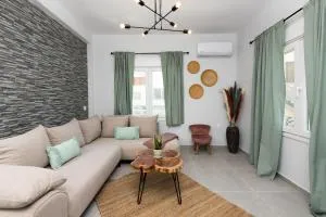 Iliana & Sarra Apartment 2 - Makryámmos