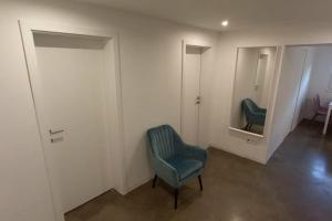 Huge BBQ Garden 1, Basement app Two Bathrooms, AC, Free Parking