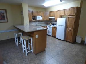 Coronada Inn & Suites