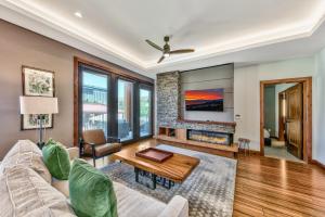 Luxury 2Br Residence Steps From Heavenly Village & Gondola Condo