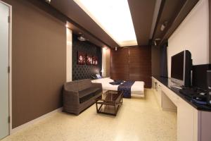 HOTEL K-WAVE R (Adult Only)