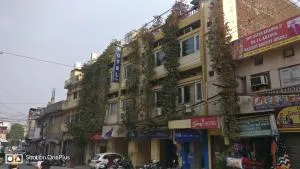 Samrat Hotel - Nawāshahr