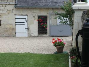 Maisons de vacances Gite Savigny-en-Veron, 3 pieces, 4 personnes - FR-1-381-209 : photos des chambres