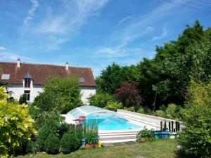 Maisons de vacances Gite Civray-sur-Esves, 4 pieces, 6 personnes - FR-1-381-323 : photos des chambres