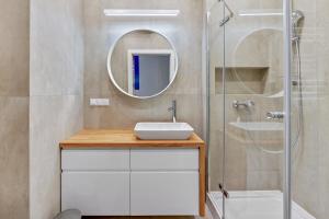 Bastion Wałowa by Blue Mandarin