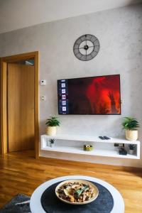 Zlatibor Holiday, Vila Leonardo VI