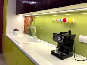 Ultraviolet relax apart