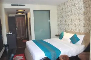 S S INTERNATIONAL - Chuāri Khās