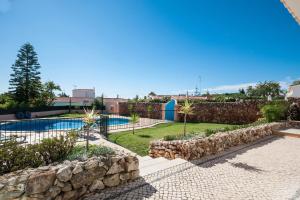 Villa Fontainha by Villa Plus