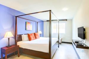 Fabulous Playa Getaway at 38th and Beach plus 2 Pools Onsite