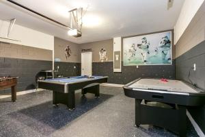 Six-Bedroom Villa  room in South Facing Pool Spa Game Room Home Is Loaded! Villa