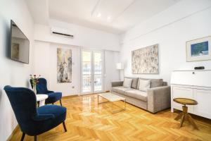 Elegant Light Two Bedroom Apartment in City Center