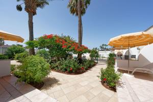 Bungalows Granada Beach