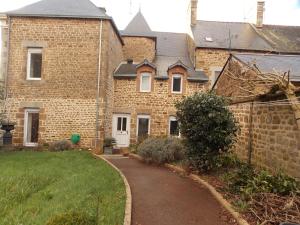 Sejours chez l'habitant LA VIE DE CHATEAU EN TOUTE AMITIE ET SIMPLICITE : photos des chambres