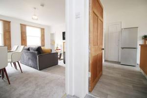 Spacious Georgian 3bedroom Apartment- 10 minute walk to the River Avon, Roman Baths and Bath Abbey