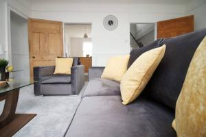 Spacious Georgian 3bedroom Apartment- 10 minute walk to the River Avon, Roman Baths and Bath Abbey