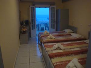 Studio with Sea View (4 Adults)