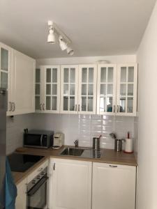 Studio close from train station and shops