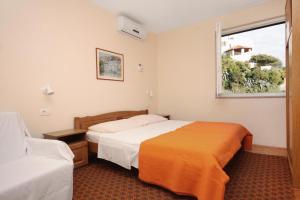 One-Bedroom Apartment with Terrace and Sea View room in Apartments by the sea Duce Omis - 5987