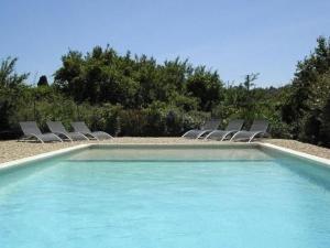 Villas Luxury villa with private pool near Uz s : photos des chambres