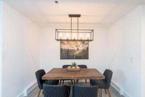 One-Bedroom Apartment room in Bear Creek Lodge 207A by Alpine Lodging Telluride