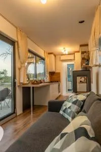 HomeRevolution - Vikhren